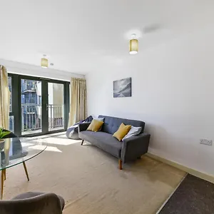 Luxe 1 Bed Flat 5 Mins To Stratford - Free Parking Apartment