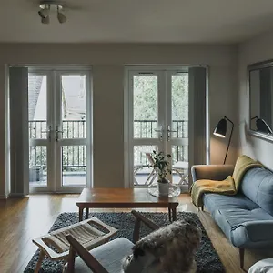 Stylish Flat With Pool And Terrace Apartment